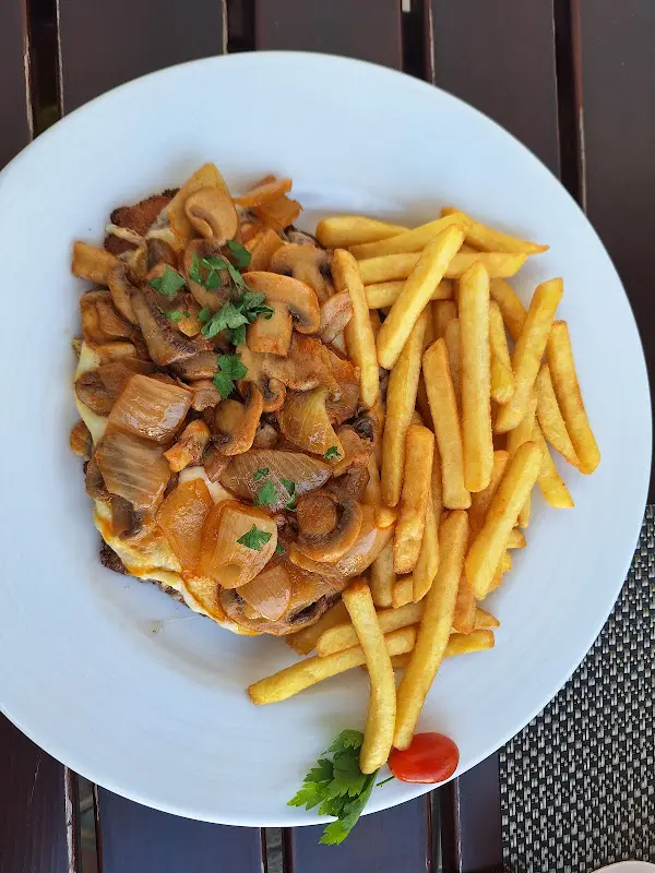 Gaststätte & Biergarten zum Lamm | Groß-Umstadt OT Kleestadt | Deutsche, Indische & Italienische Küche | Landsknechtkeller_Groß-Umstadt_slider_image_2