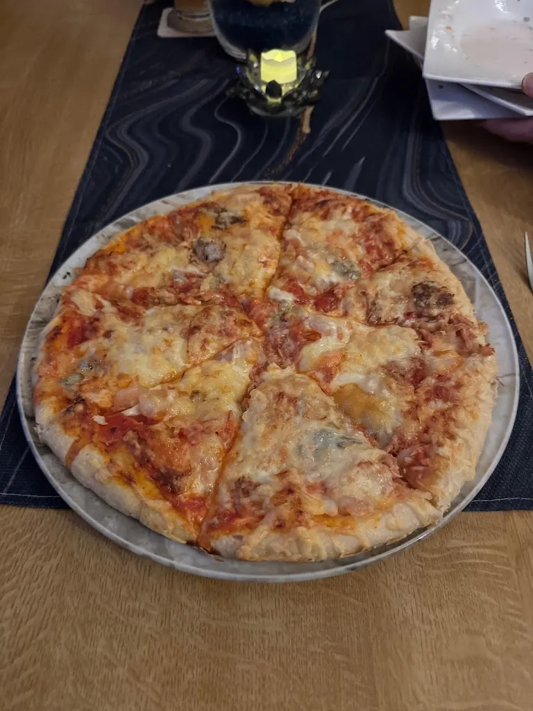 Horst Bürgy_Pizzeria Calabria Pizzaexpress_Epfenbach_avis