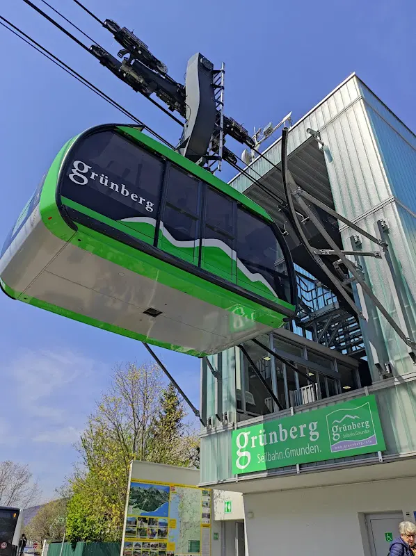 Grünbergalm Familie Zauner restaurant in Austria