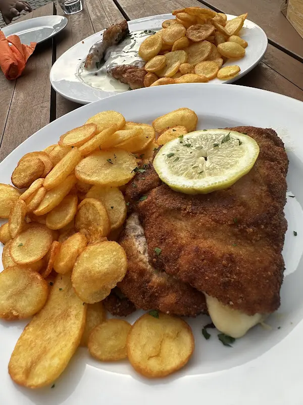 Christine Frecia_Swan - Hessian Cultural Restaurant__review