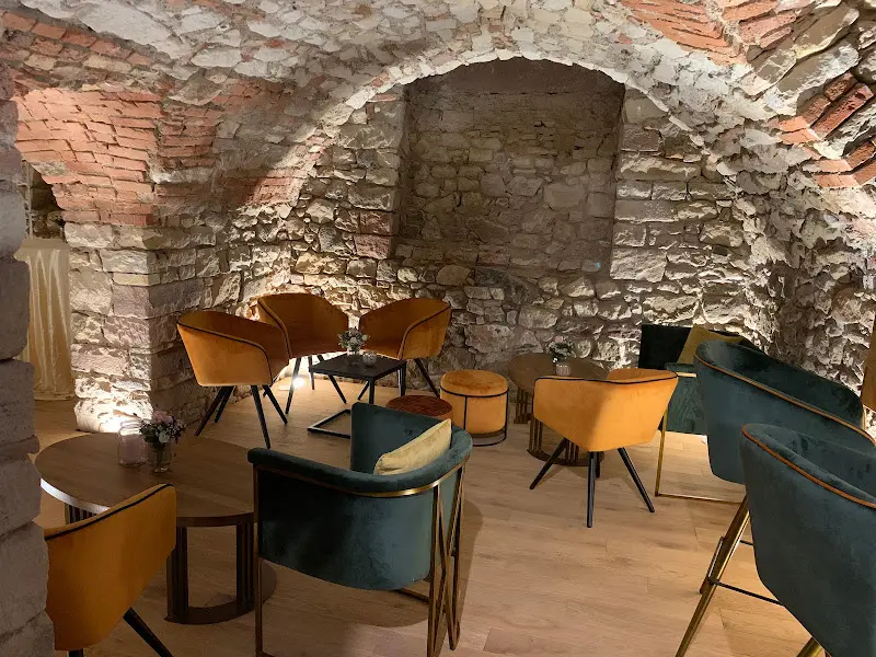 Oma Magret Die Wein- und Kaffeebar ristorante a (Bergstraße)