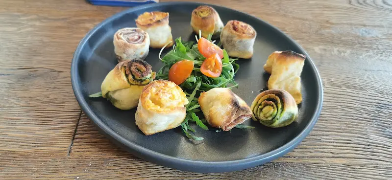 Oma Magret Die Wein- und Kaffeebar_(Bergstraße)_slider_image_2