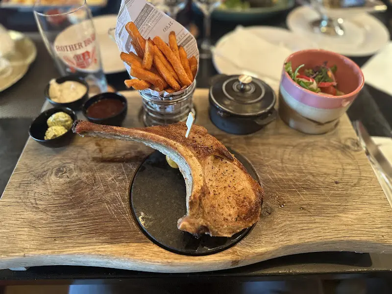 Benjamin Esch_Lothar-Mai-Haus_Hofbieber_review