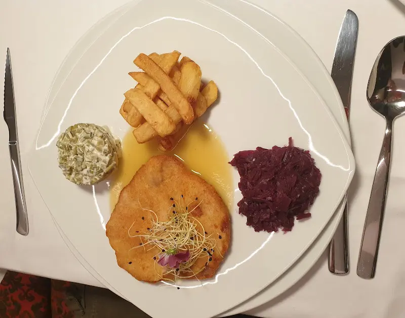 Home Berg Restaurant_(Efze)_slider_image_2