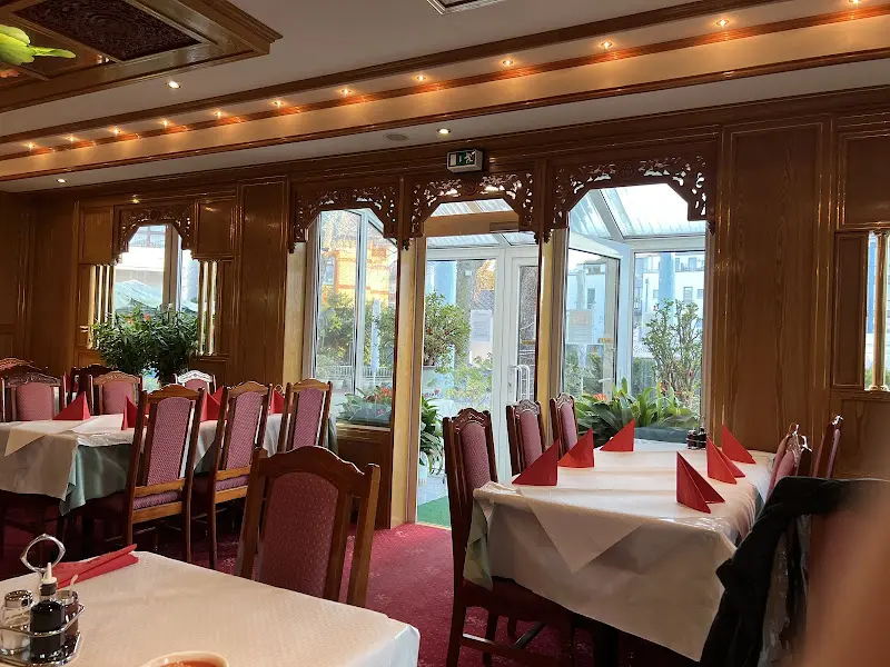 Lotus Garten restaurant in Main