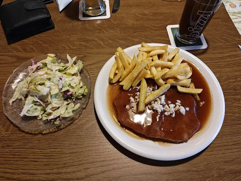 Dorfgemeinschaftshaus restaurant in Hungen