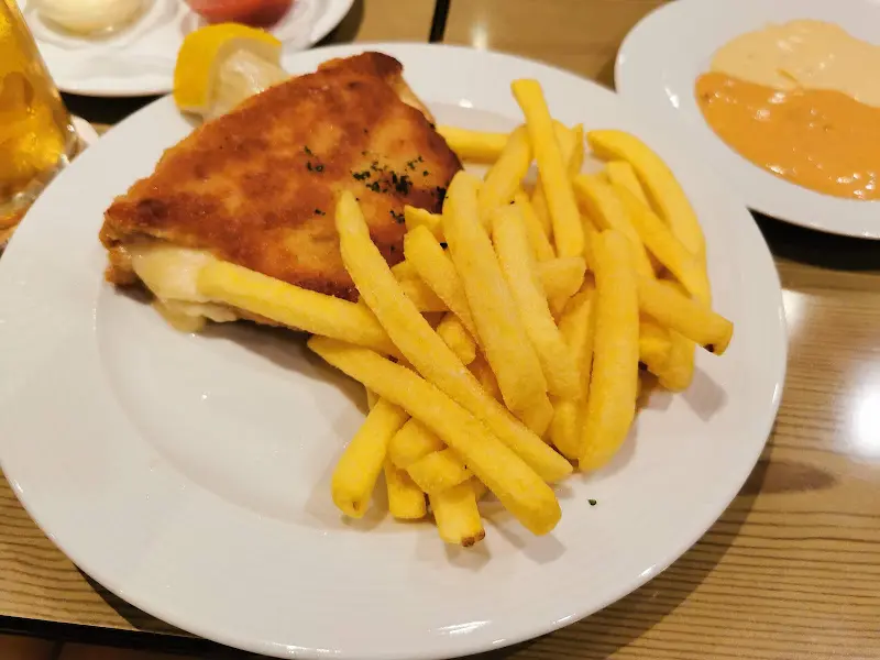 Gasthaus Zum Löwen - Bodo Gaide_Hofgeismar_slider_image_3