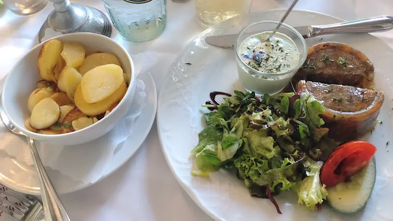 Gimbacher Hof - gutbürgerliches Restaurant mit Biergarten_(Taunus)_slider_image_3