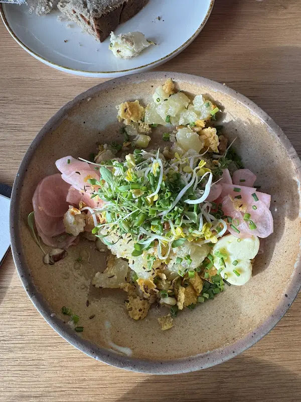 Linda Gedaschke_Dorfliebe Okarben_Karben_review