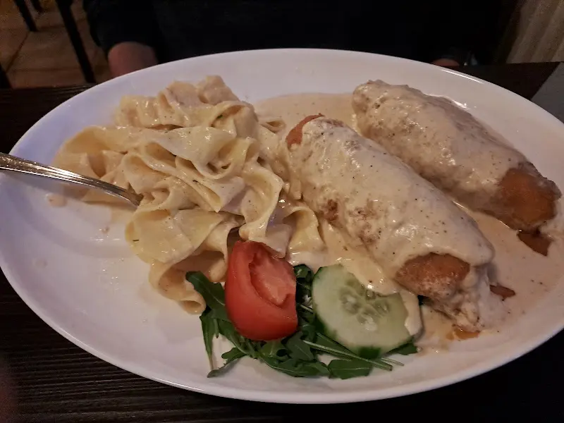 Pizzeria La Perla_Körle_slider_image_3