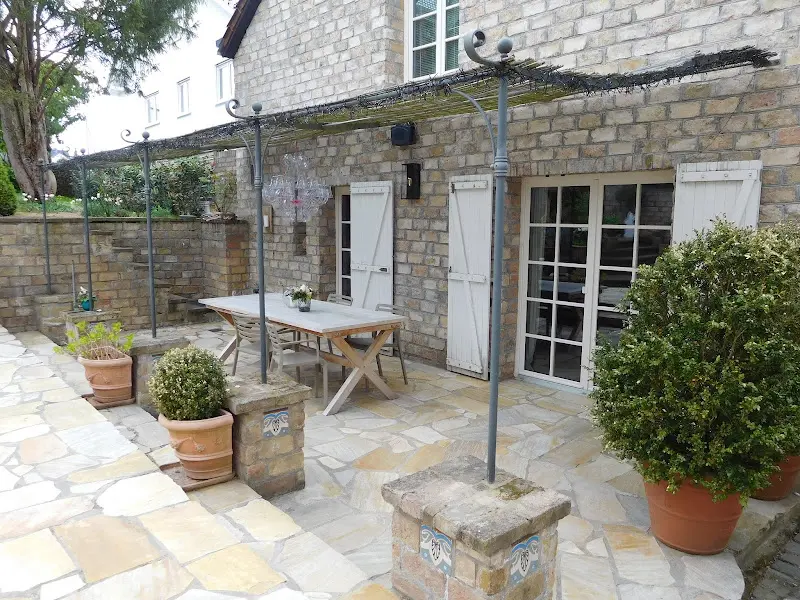 Fine Sparklings - Shop Bar Location_Kiedrich_slider_image_3