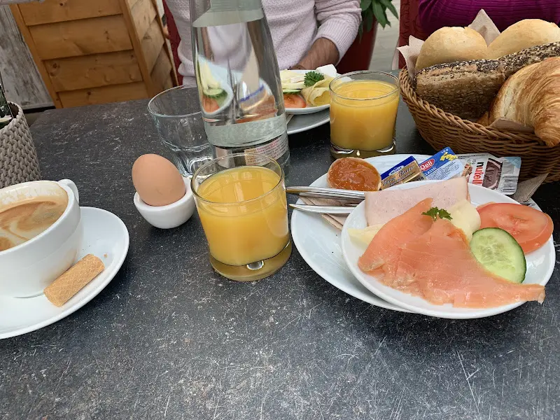 CAFé · TROPICA · BISTRO_Kriftel_slider_image_3