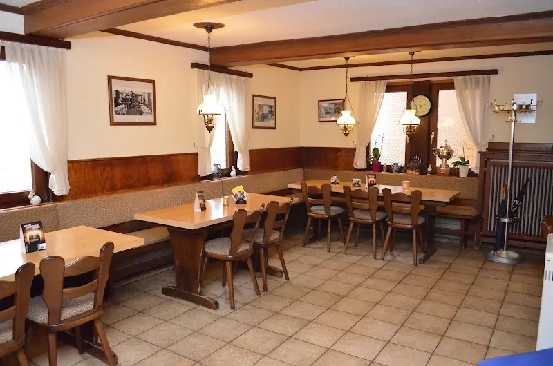 Gaststätte ZUM KRÖNCHEN mit Biergarten_Langenselbold_slider_image_1