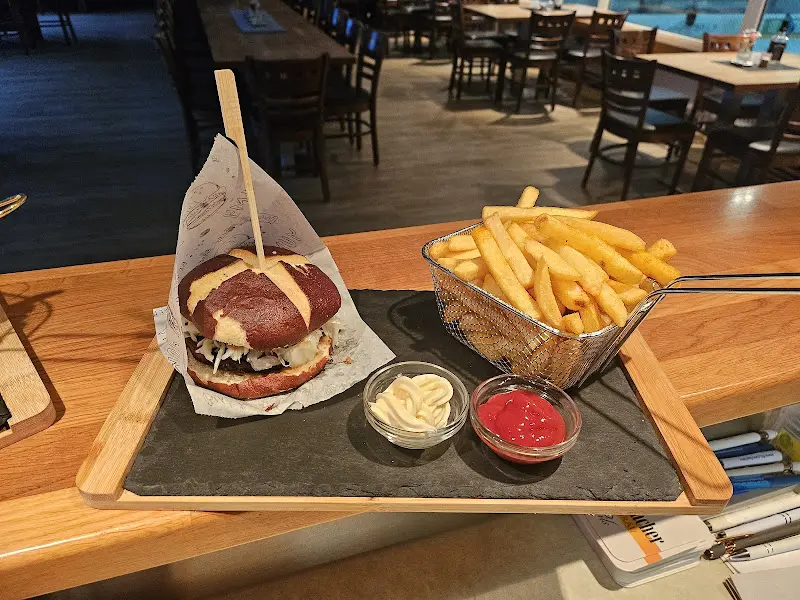 Luchsbau_(Hessen)_slider_image_3