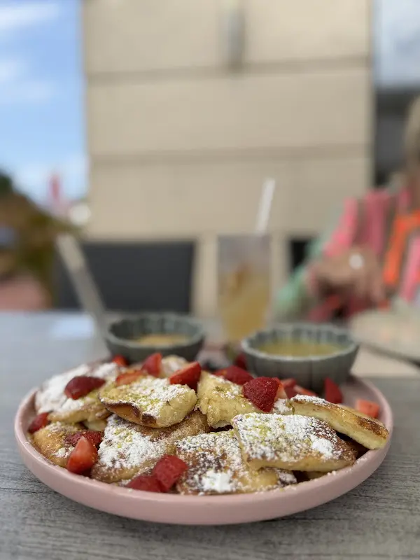 Julia Can_Dalia_Taunus_review