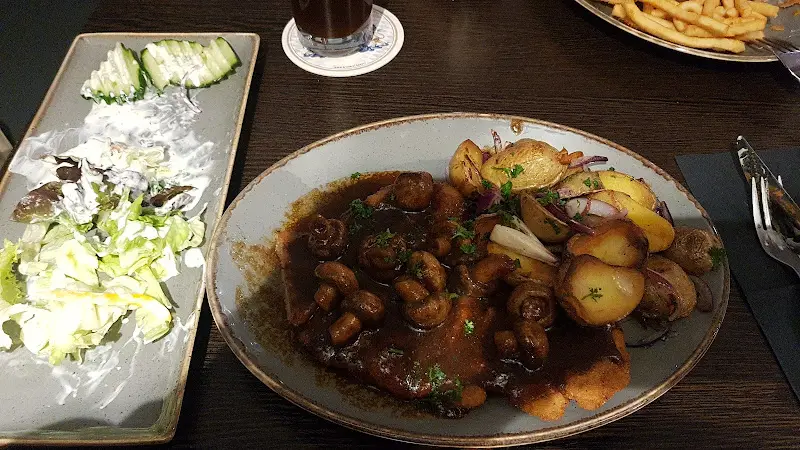 TOBIS Restaurant_Lohra_slider_image_3