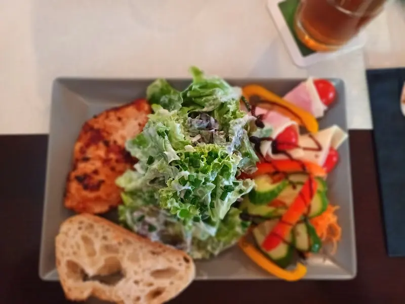 Sabine_Cafe Kaiser_Lohra_review