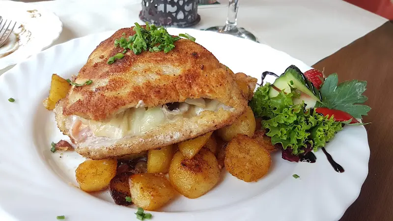 Cafe Kaiser_Lohra_slider_image_2