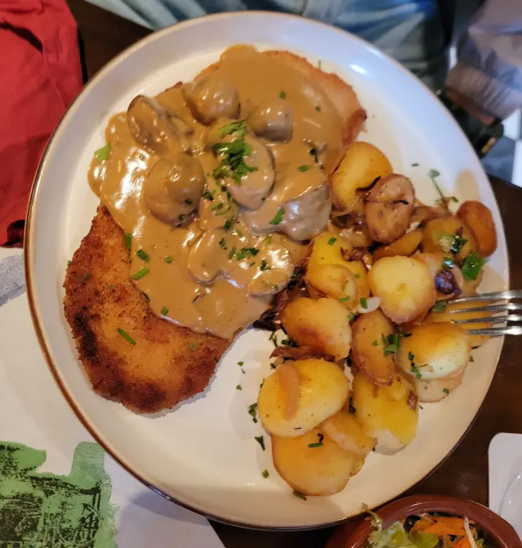 Tonya Mistretta, R.N._Gasthaus Burgkeller_Lahn_review