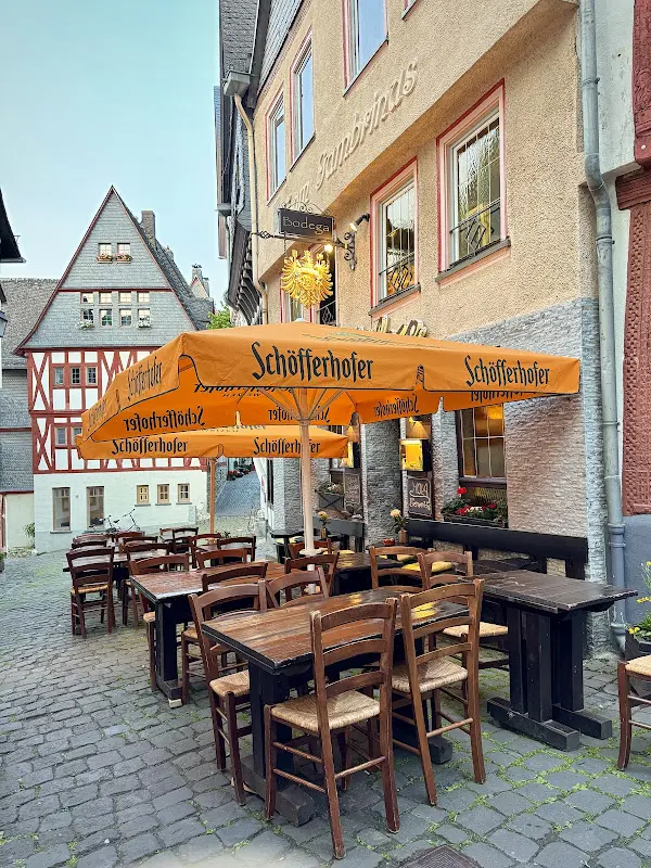 Bodega Dali-Loco restaurant in Lahn