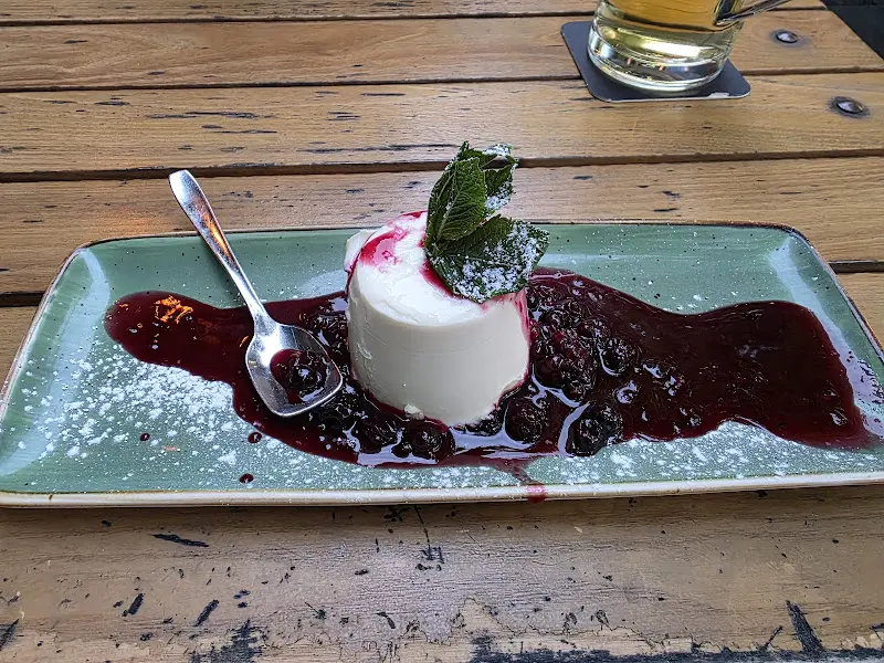 Herr Merlin_Lohmann_Kassel_review