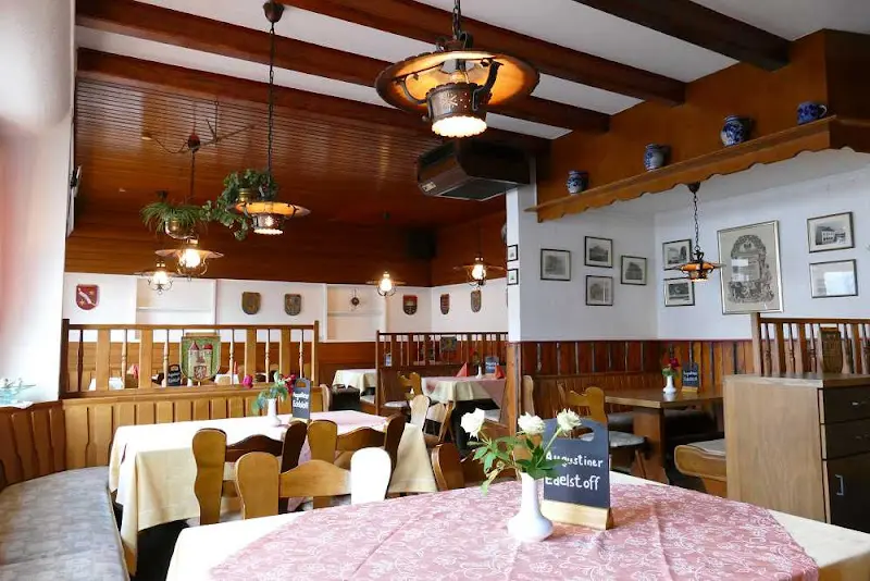 Gasthaus Neu Zum Westerwald ristorante a Löhnberg