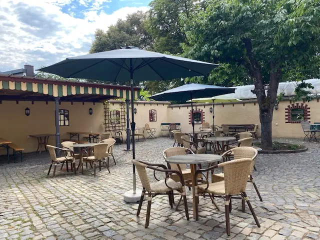 Biergarten Hof Saltrissa_Löhnberg_slider_image_1