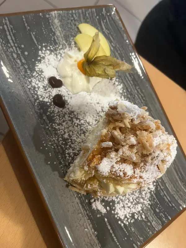 Johanna Meyer_Kätches Kisch im Ehlried_Lorsch_review