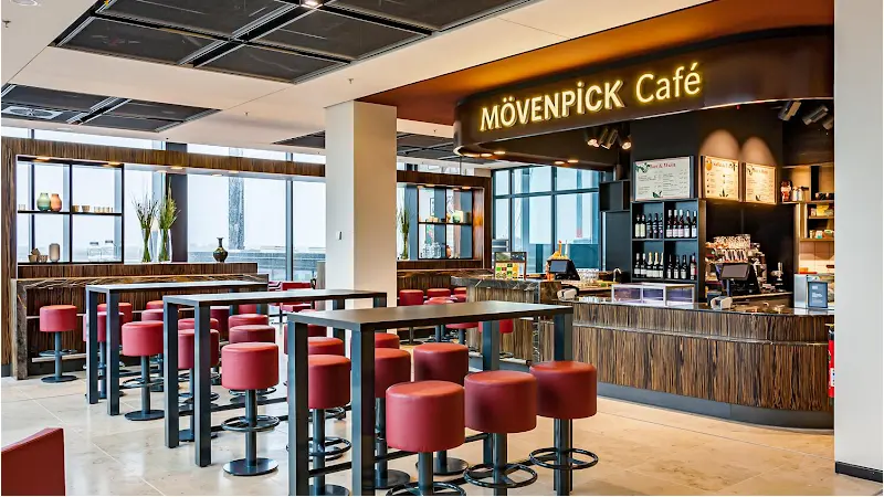 Mövenpick Café Flughafen Berlin Brandenburg ristorante a Schönefeld