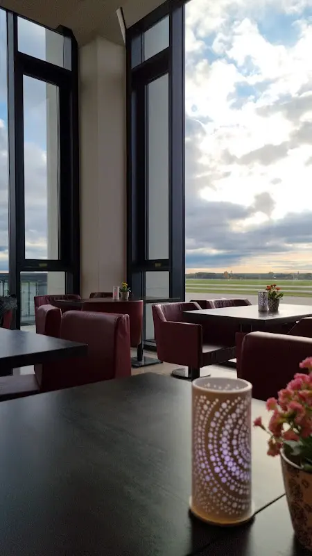 Mövenpick Café Flughafen Berlin Brandenburg_Schönefeld_slider_image_2