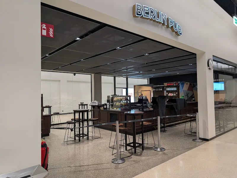 Töma Gavrichenkov_Berlin Pub_Schönefeld_avis