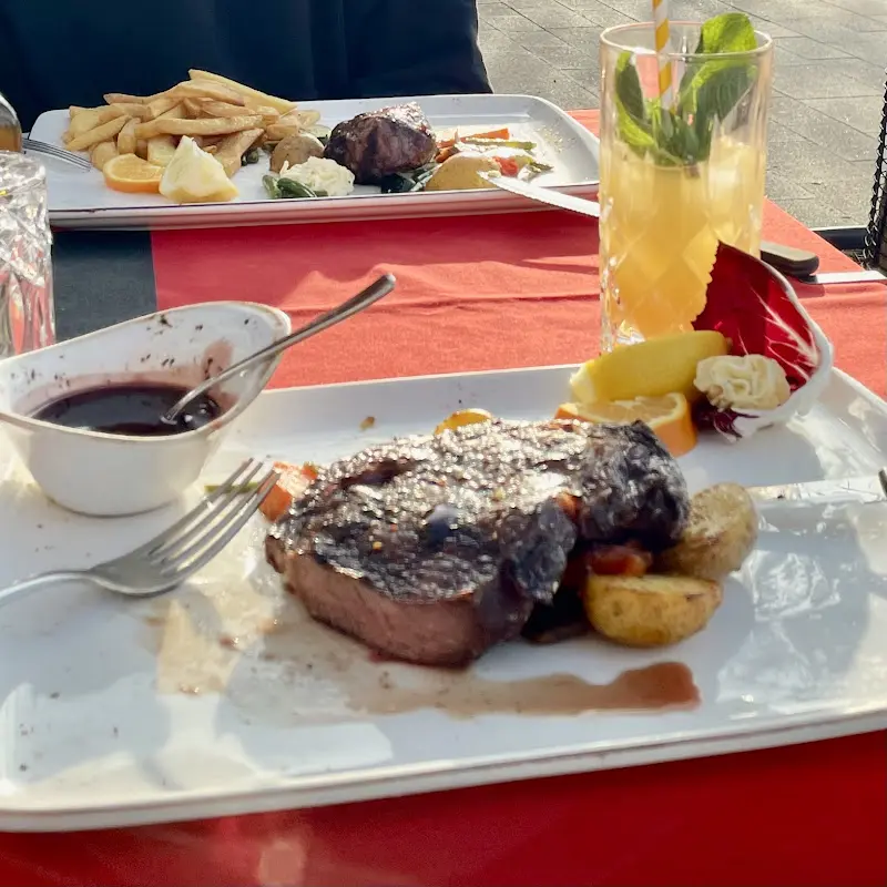 Peter Lascych_Dauti Beef-Club_(Havel)_review