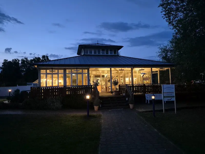 Thomas Nedlitz_Restaurant Harbour_(Havel)_review