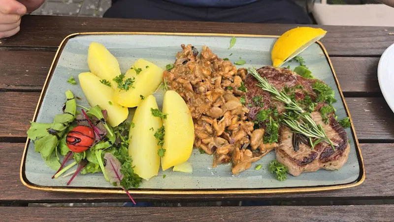 Maximilian Ortel_Zum Glück - Gaumenfreuden & Gerstensaft_Wandlitz_recensione