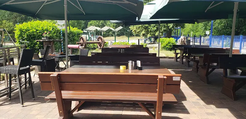 Bahnhofstube restaurant in Land