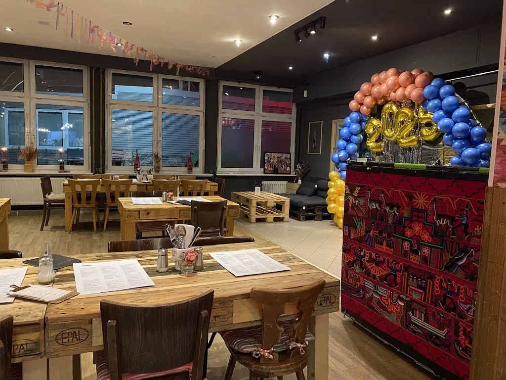 Restaurante La Rosa Mi Barrio restaurant in Hamburg