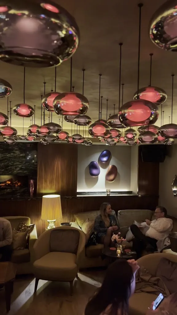 CHRISTOS ARNAOUTOGLOU_NIKKEI NINE_Hamburg_review