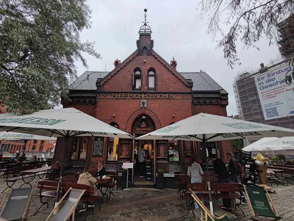 Shannon Wentworth_Fleetschlösschen by Daniel Wischer_Hamburg_recensione