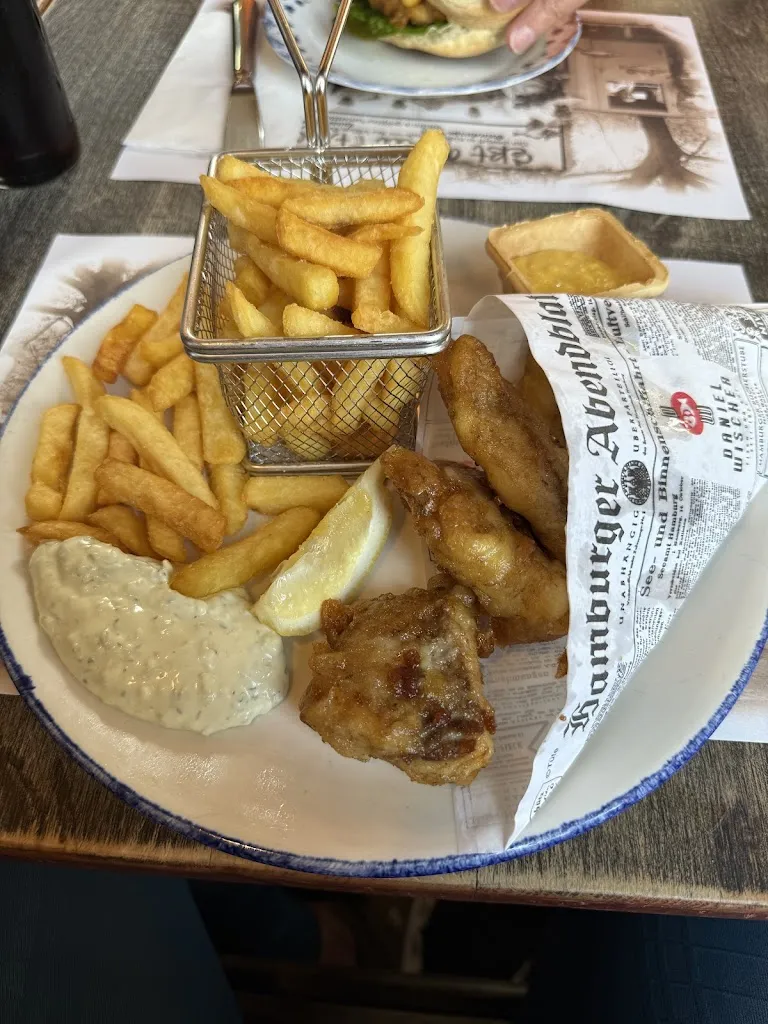 Zachary Folk_Fleetschlösschen by Daniel Wischer_Hamburg_recensione