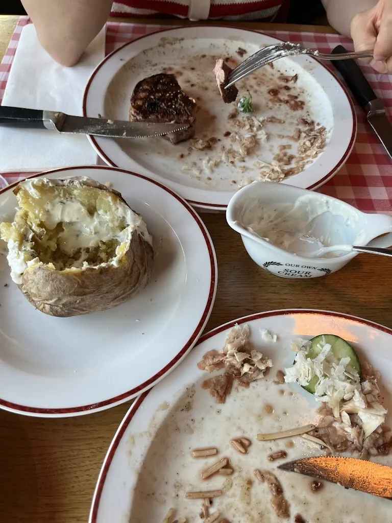 Felix Nie_BLOCK HOUSE Jungfernstieg_Hamburg_review