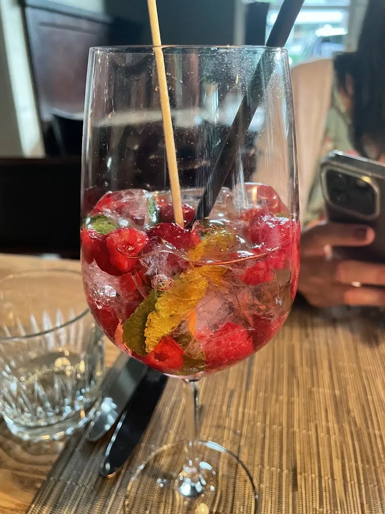 Menu_Bar & Restaurant THE LOCKS_Hamburg_image_9