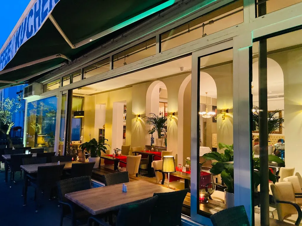 Singh Restaurant am Park_Höhe_slider_image_1