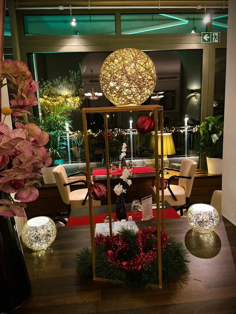 Singh Restaurant am Park_Höhe_slider_image_3