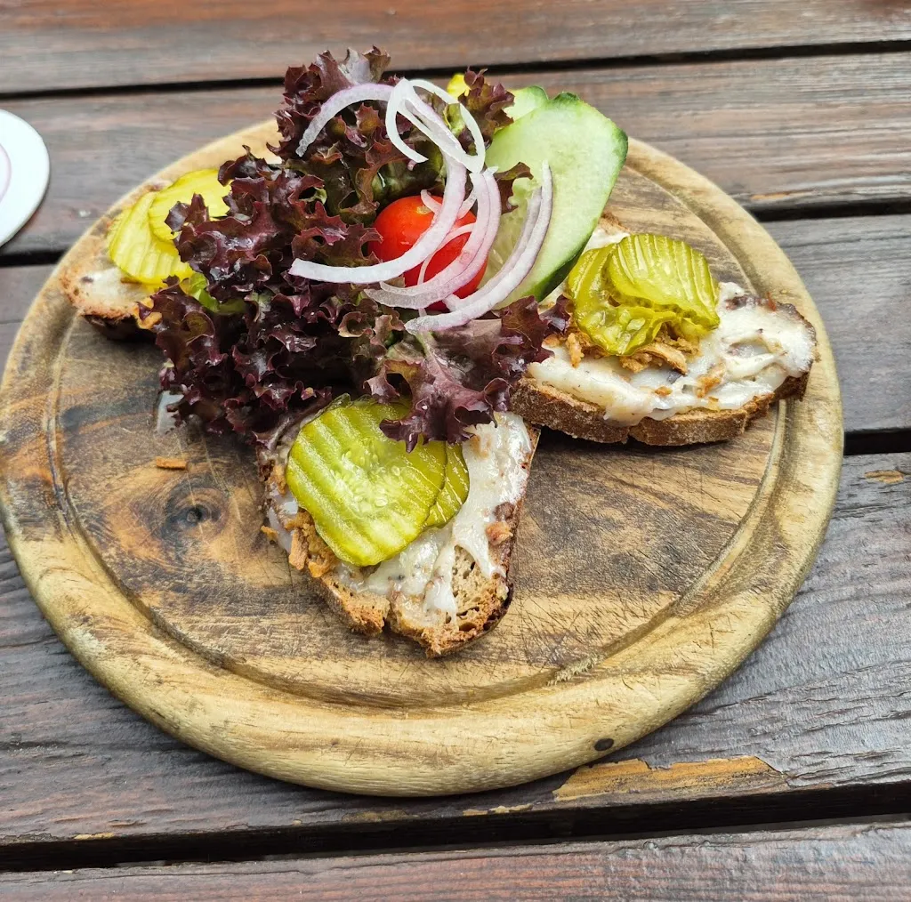 Schreinerei Pfeiffer Gaststätten Betriebs GmbH_Höhe_slider_image_2