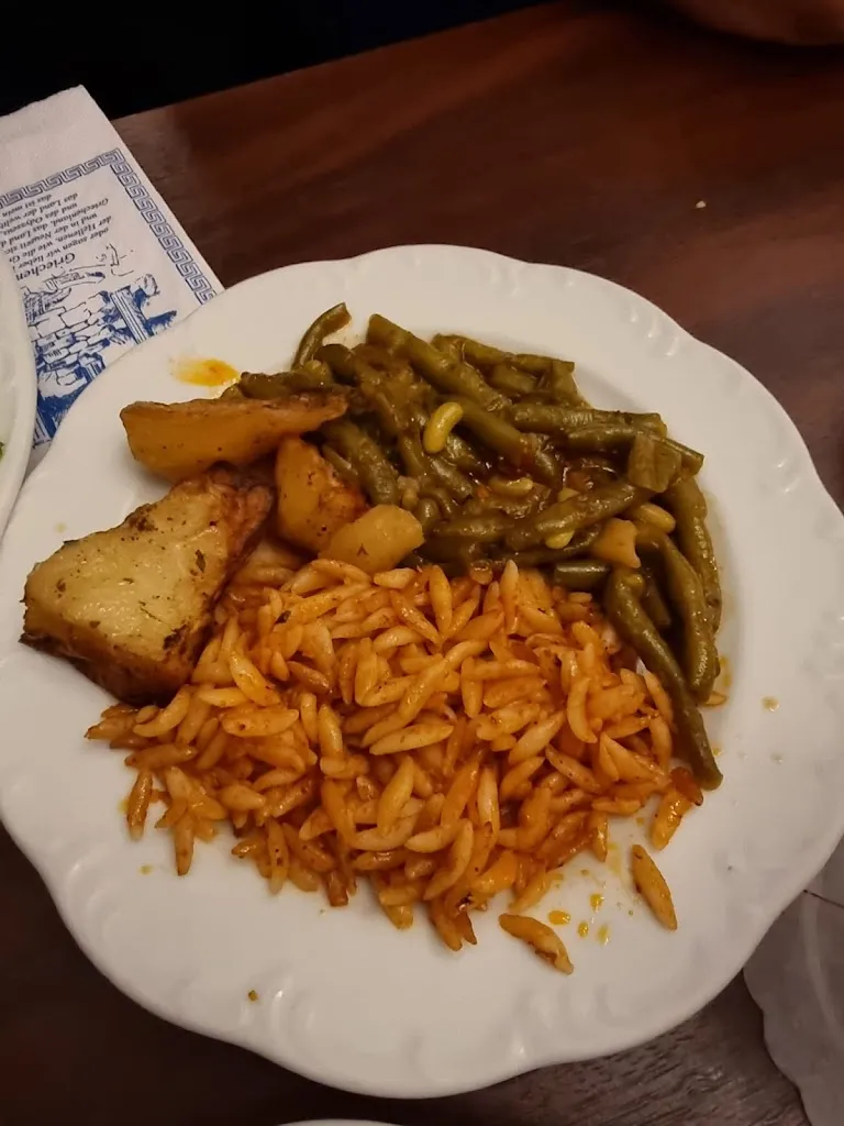 Mark Baubkus_Taverne Kavala_Höhe_review