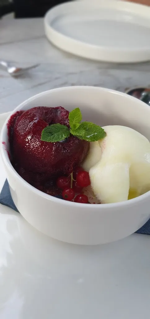 Menu_Restaurant Livingroom_Höhe_image_5