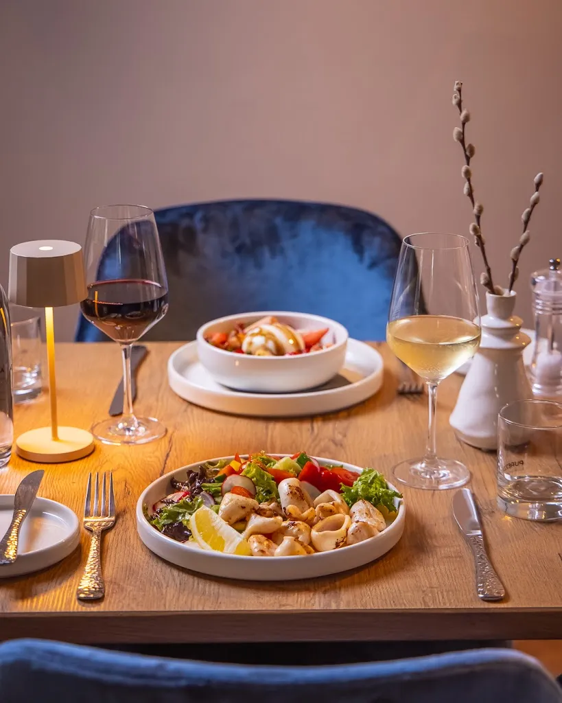 Restaurant Livingroom_Höhe_slider_image_2