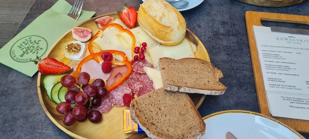 Menu_Kowalskis im Park_Orb_image_7