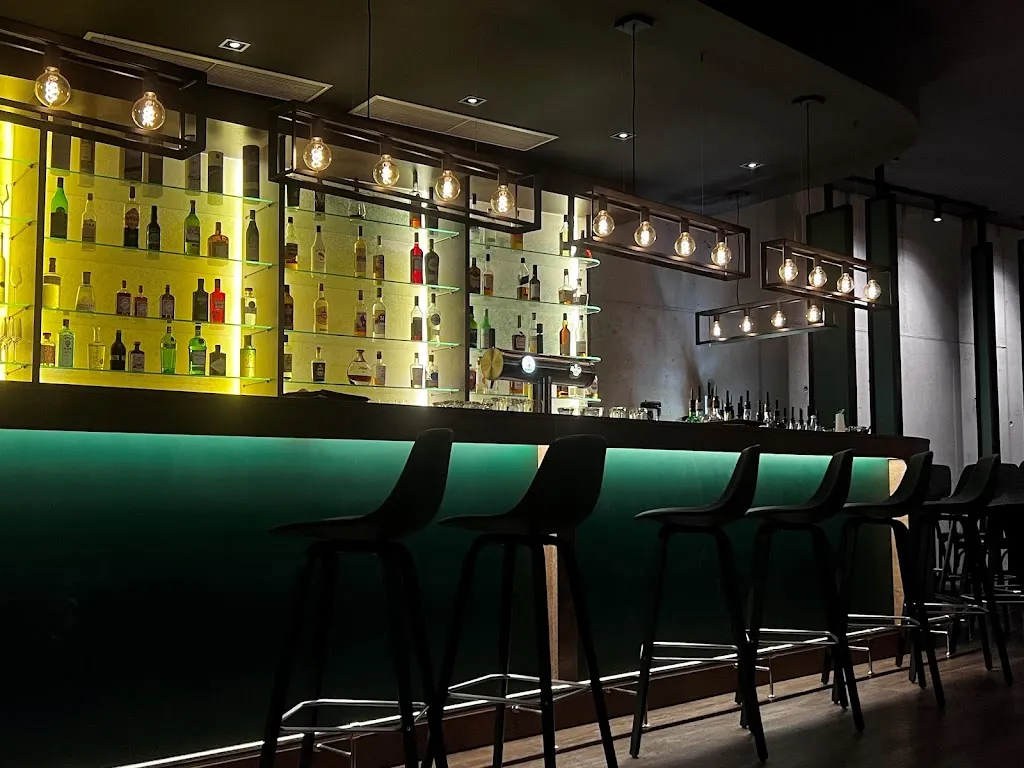 CHLOE Bar & Lounge restaurant in Vilbel