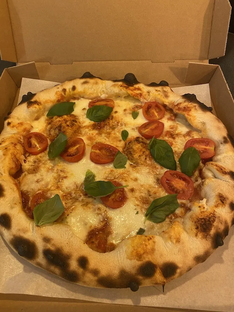 Savage_Pizzeria Edwardo_Bickenbach_review